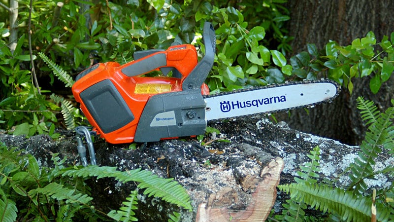 Husqvarna-36V-Chainsaw-